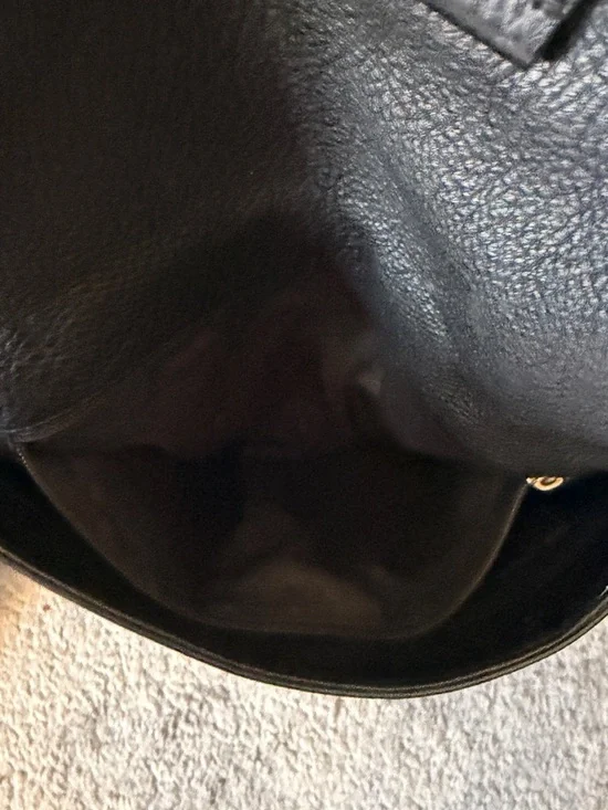 Marc Jacobs Black Leather Crossbody with Gold Plaque - Picture 5 of 7